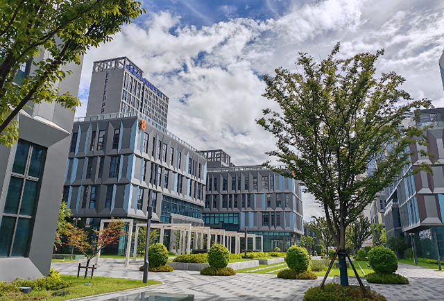 日喀则工业地产投资新蓝海——新能源产业园区崛起